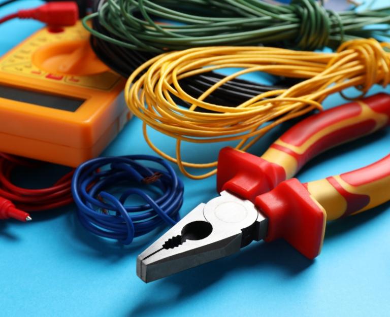 Les étapes essentielles pour réussir votre installation électrique
